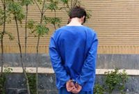پلیس میانه به پرسه زنی های شبانه فردی کنار خودروها مشکوک شد/دزد در یک عملیات غافلگیرانه حین سرقت دستگیر شد