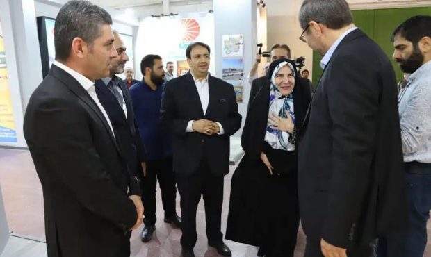 بازدید مشاور رئیس‌جمهور، از غرفه منطقه آزاد ماکو در نمایشگاه بین‌المللی حمل‌ونقل و لجستیک