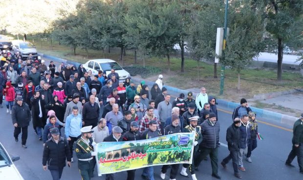 برگزاری همایش پیاده روی خانوادگی نیروی انتظامی در تبریز+تصاویر
