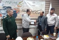 تقدیر مادر شهید  احد برزگری از مدیرعامل شرکت ریخته گری تراکتورسازی