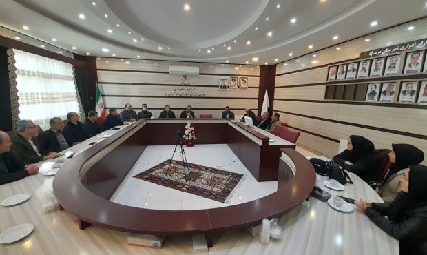 دیدار مدیران دستگاه های اجرایی و واحدهای صنعتی مرند با معاون استاندار و فرماندار این شهرستان
