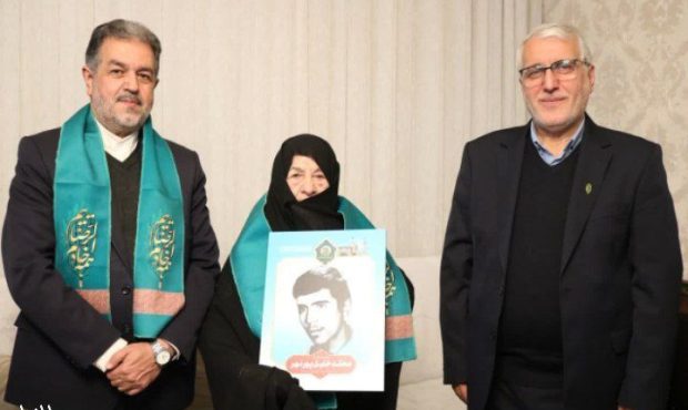 تکریم و تجلیل از مادر بزرگوار شهید محمد خلیل پورنهر با محوریت قرار بی قراری.