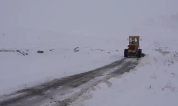 بازگشایی راه های ارتباطی ۱۰۴ روستای شهرستان هریس