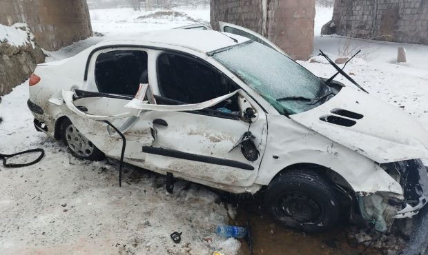 چهار مجروح بر اثر سقوط پژو به داخل پل در محور مرند صوفیان