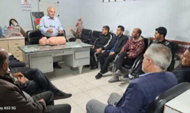 کارگاه احیای قلبی ریوی و مغزی در ورزشگاه توحید عباسی برگزار